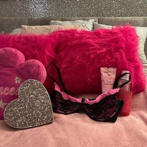 Victoria’s Secret bra/underwire